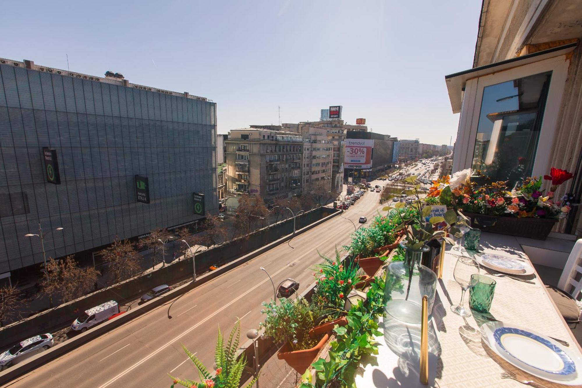 Old Town Apartment With Amazing View From The Balcony Bukarest Exterior foto